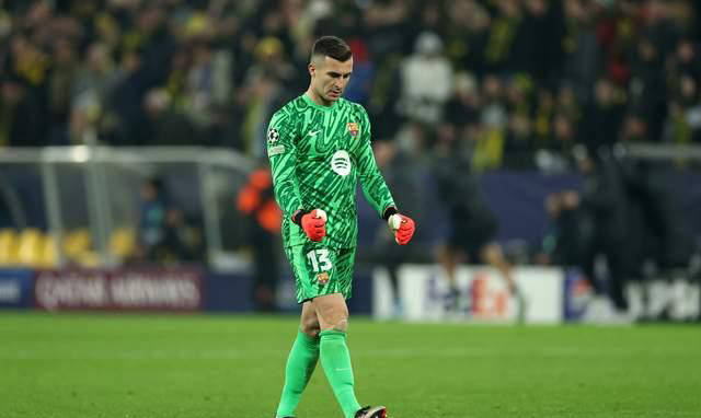 西甲战报：巴萨迎战埃尔切，8分差距待缩小